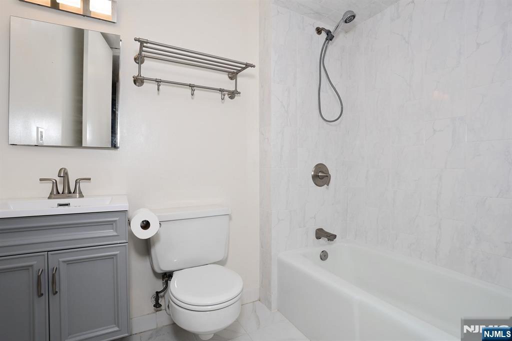 7004 Boulevard E 5l Property Photo 32