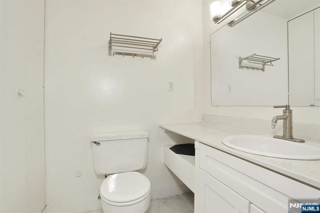 7004 Boulevard E 5l Property Photo 33