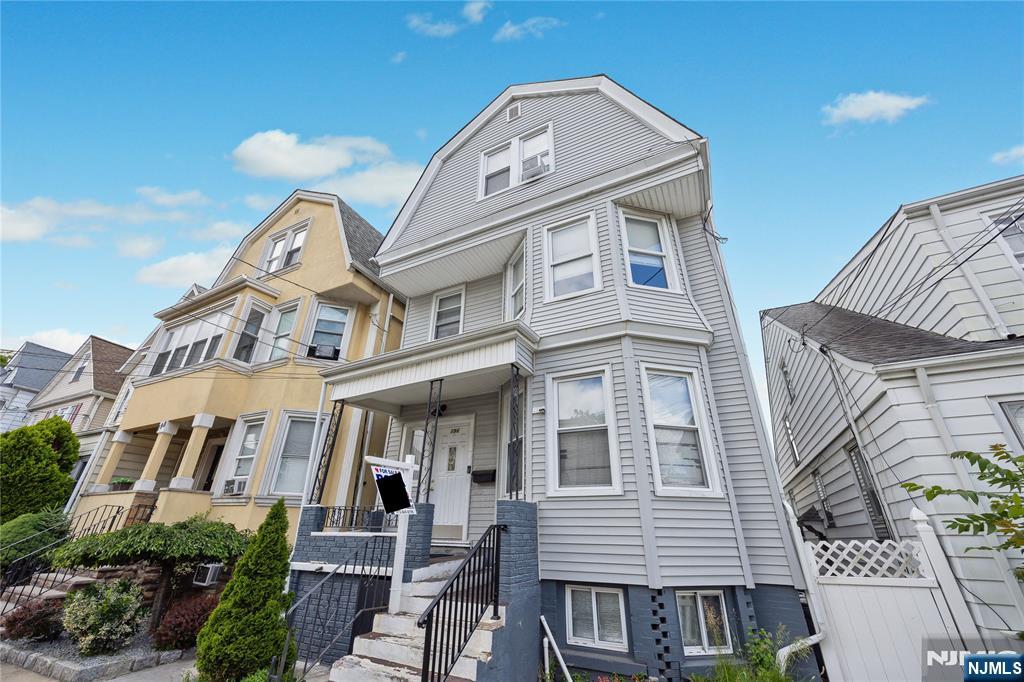 196 Windsor Street Property Photo 1