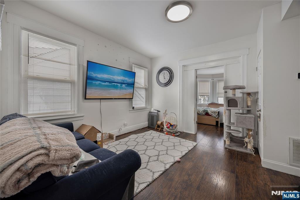 196 Windsor Street Property Photo 19