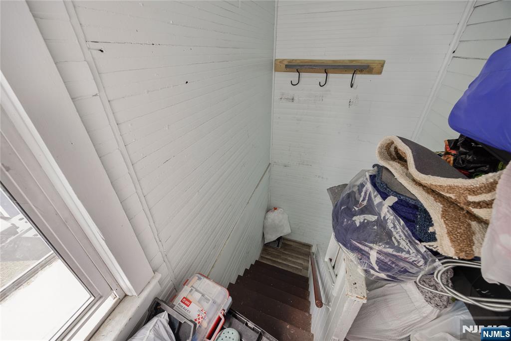 196 Windsor Street Property Photo 28