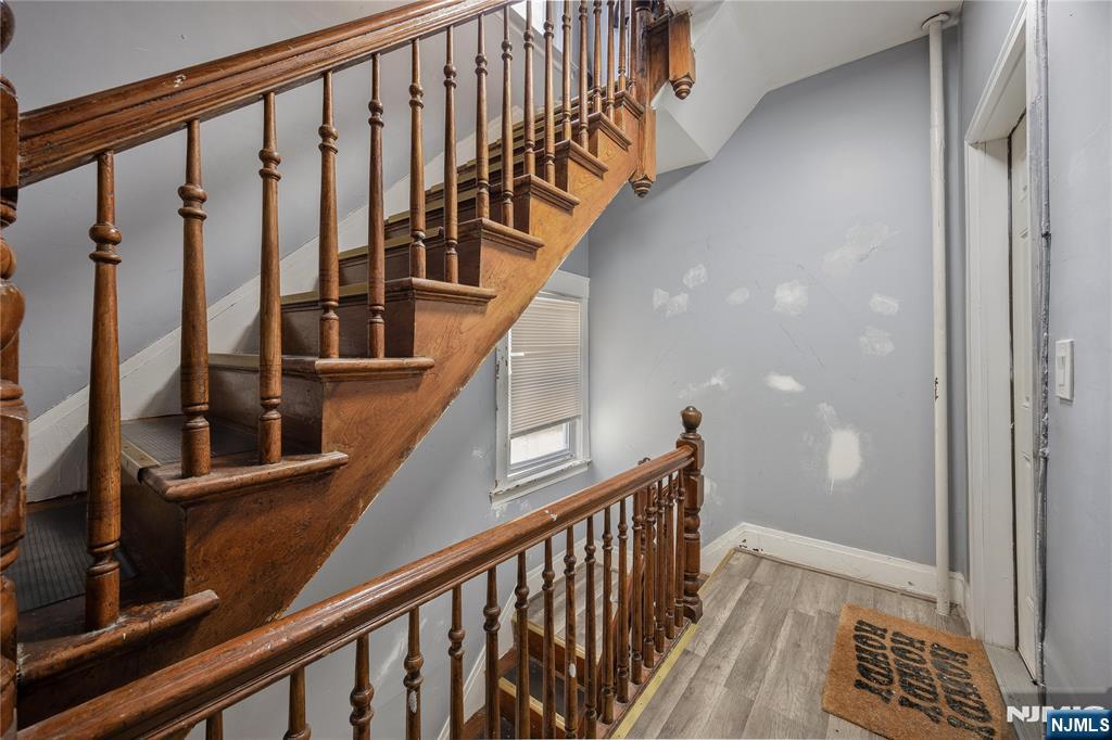 196 Windsor Street Property Photo 29