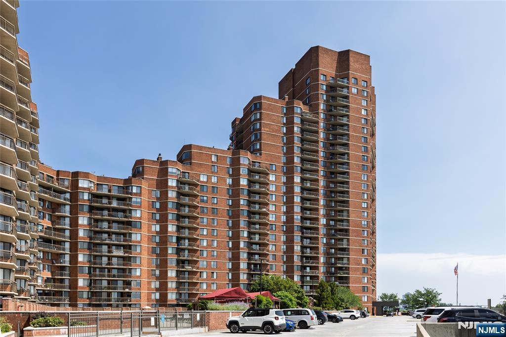 2105 Harmon Cove Tower Property Photo 1