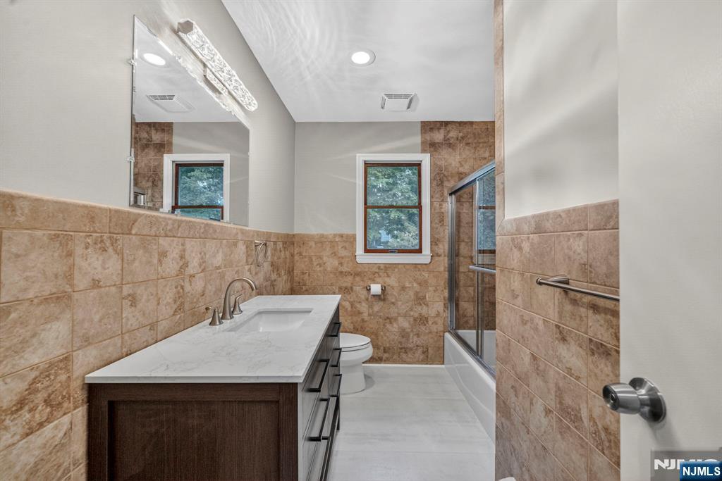 11 Franklin Street Property Photo 18