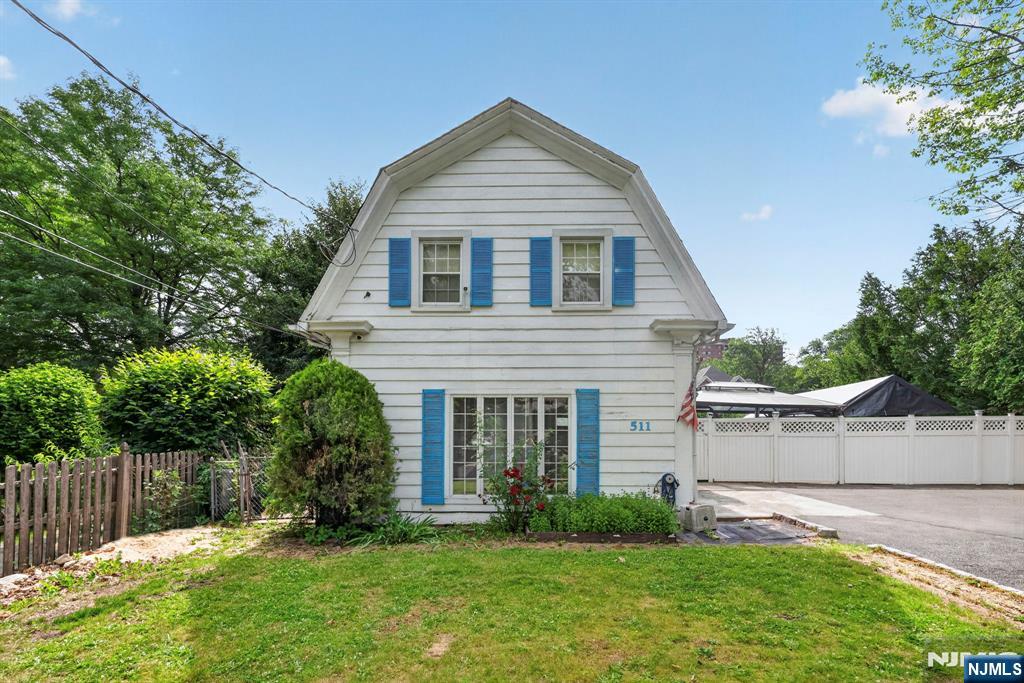 509-511 Ridge Street Property Photo 2
