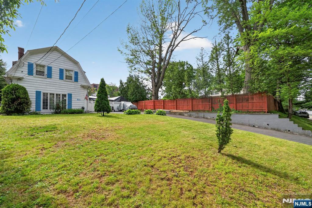 509-511 Ridge Street Property Photo 6