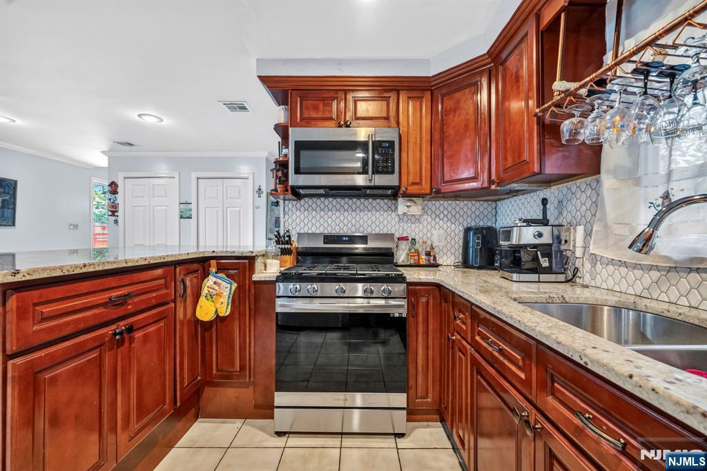 509-511 Ridge Street Property Photo 11