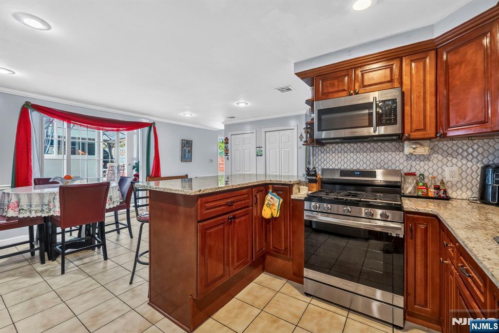 509-511 Ridge Street Property Photo 12
