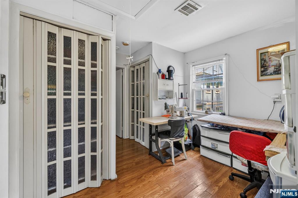 509-511 Ridge Street Property Photo 24