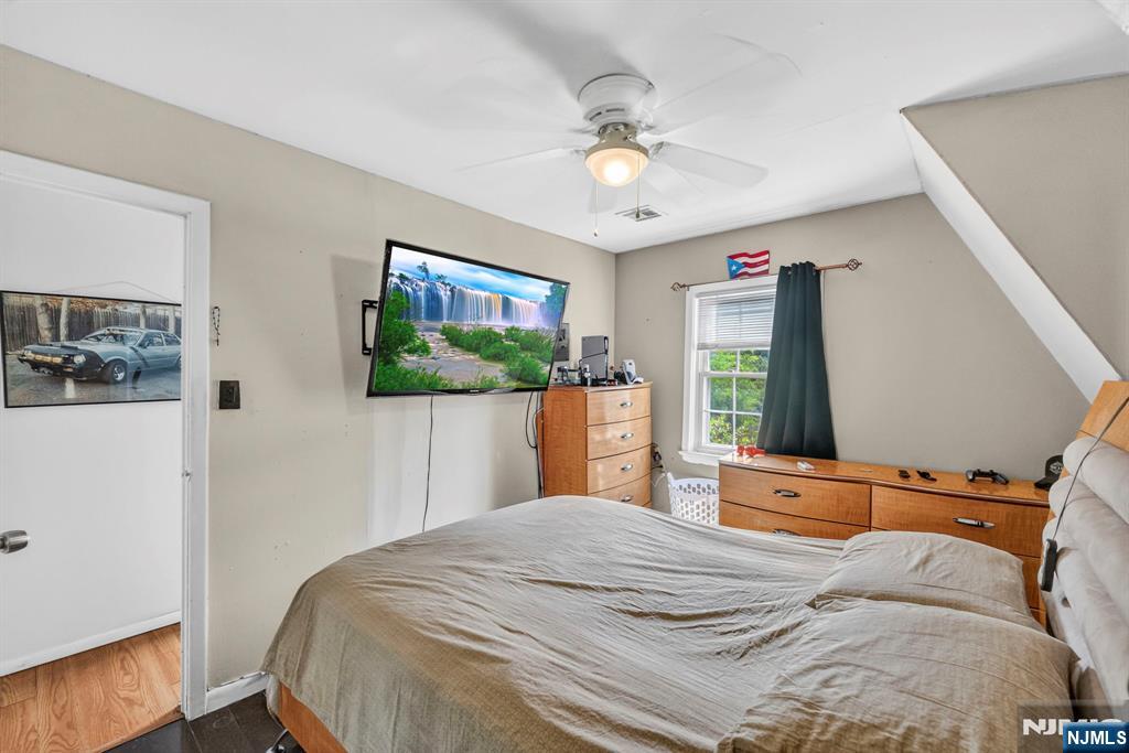 509-511 Ridge Street Property Photo 26
