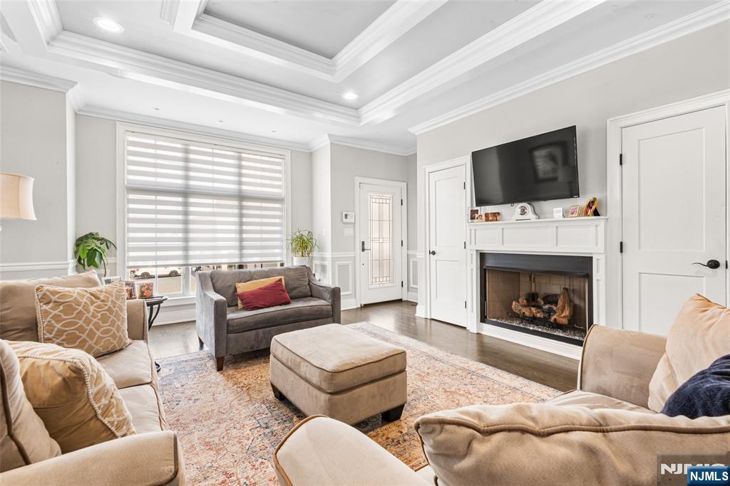 6 Marion Avenue B Property Photo 5