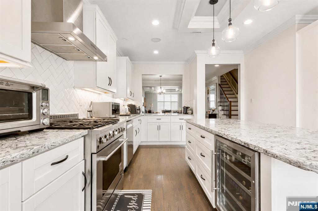 6 Marion Avenue B Property Photo 8