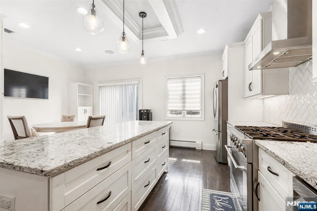 6 Marion Avenue B Property Photo 9