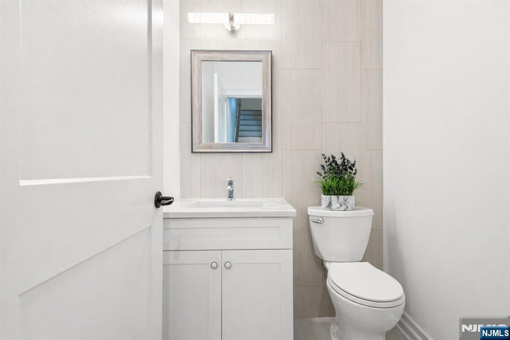 6 Marion Avenue B Property Photo 22