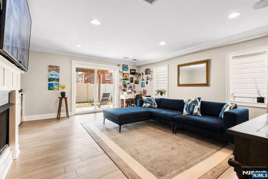 6 Marion Avenue B Property Photo 23