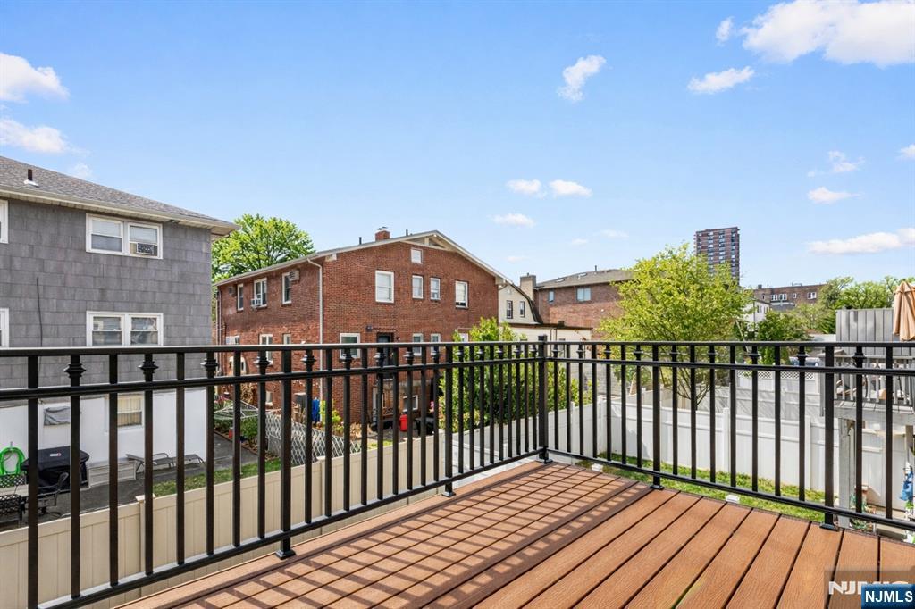 6 Marion Avenue B Property Photo 27