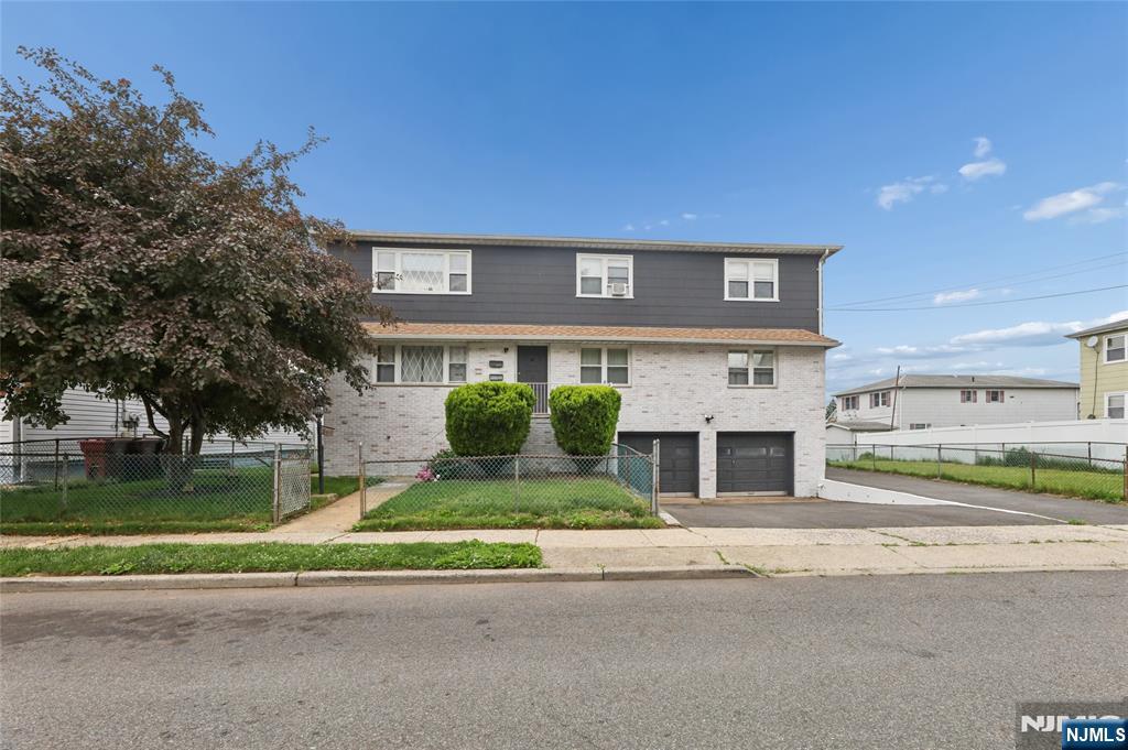 9 Memphis Avenue Property Photo 2