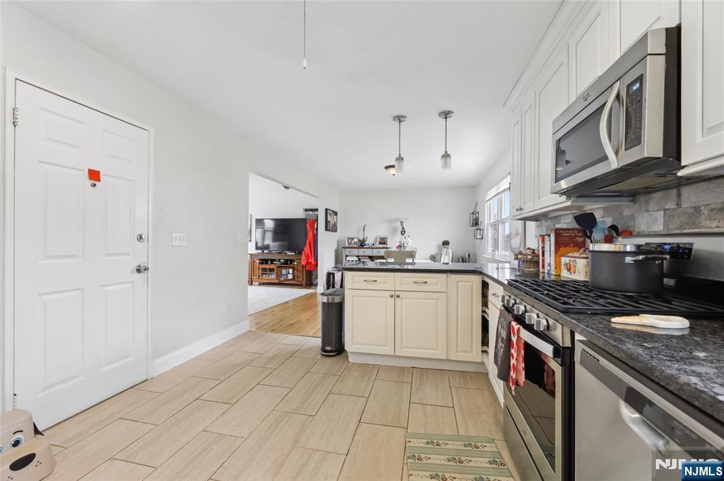 9 Memphis Avenue Property Photo 6