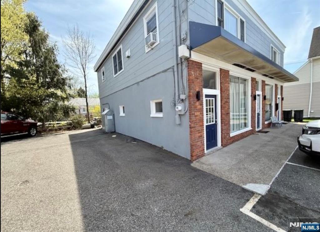 518 Ringwood Property Photo 3