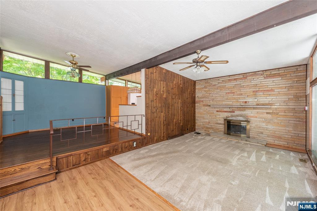 6 Mohawk Trail Property Photo 4