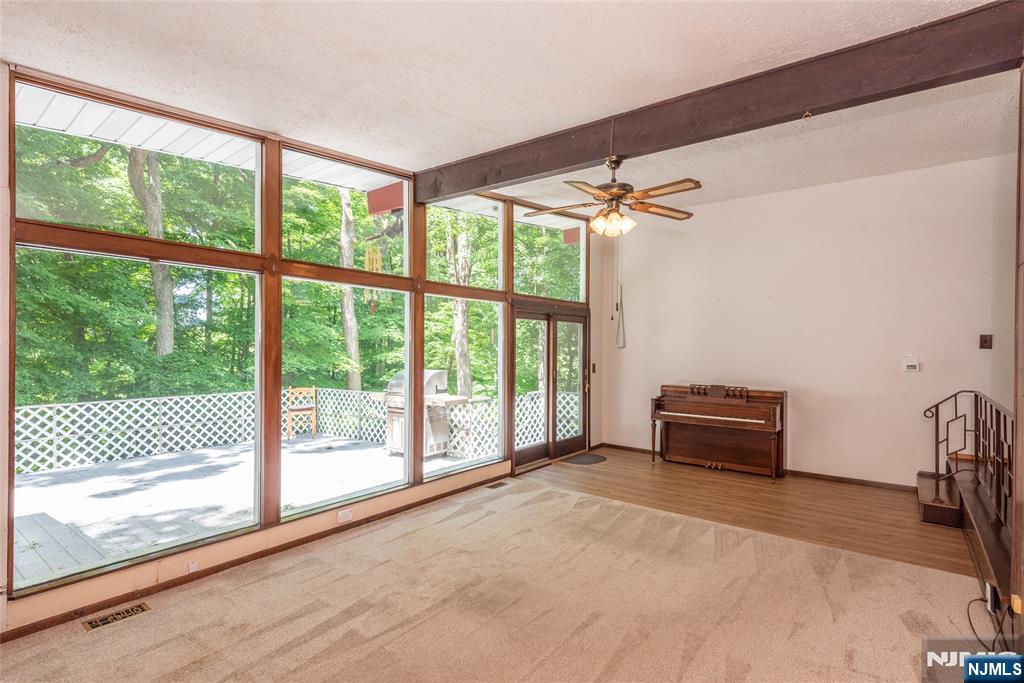 6 Mohawk Trail Property Photo 6