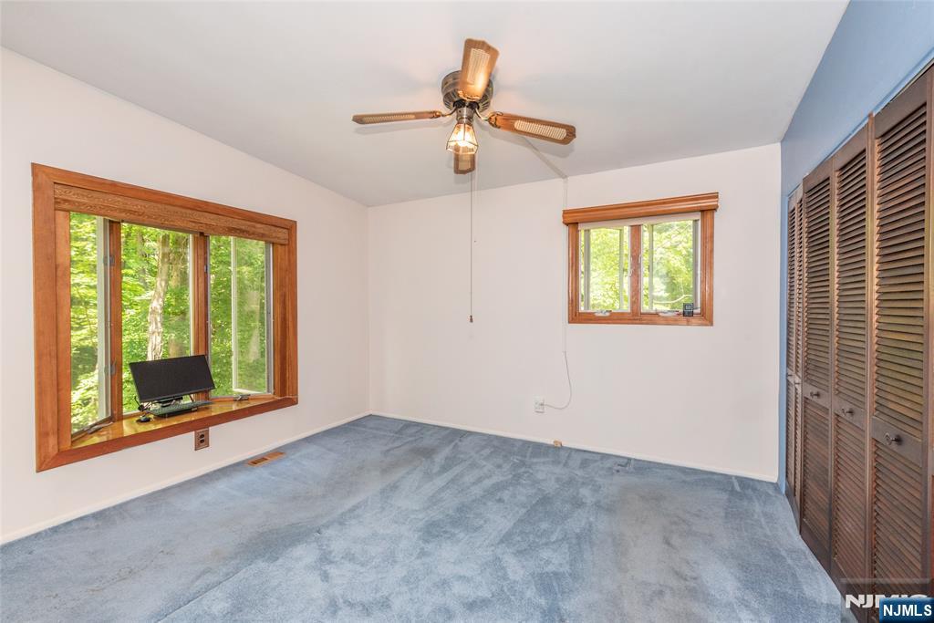 6 Mohawk Trail Property Photo 11