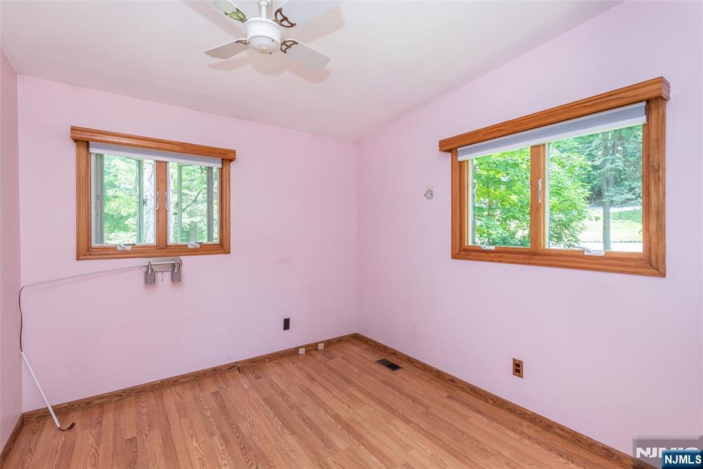 6 Mohawk Trail Property Photo 13