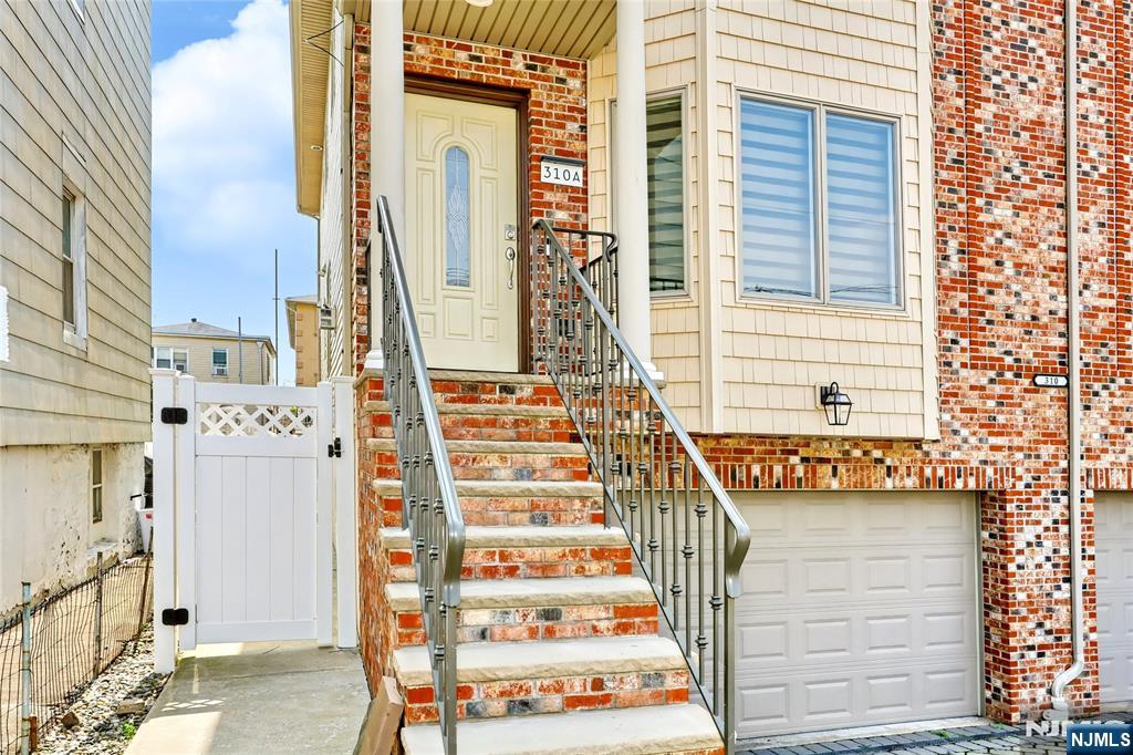 310 6th Street A Property Photo 5