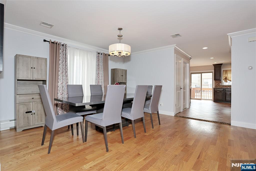310 6th Street A Property Photo 10