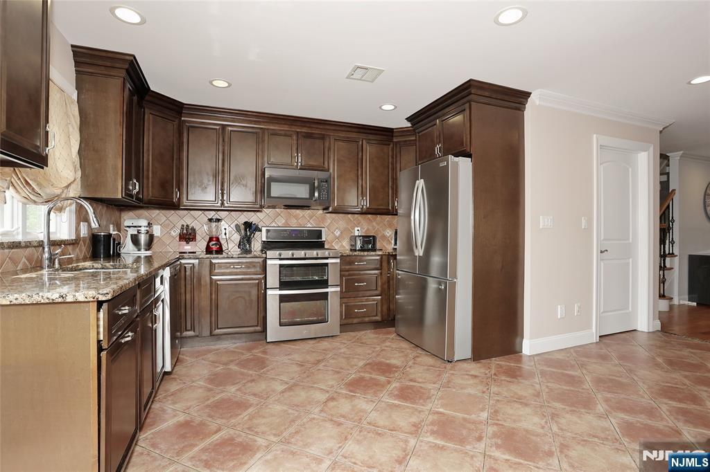 310 6th Street A Property Photo 13