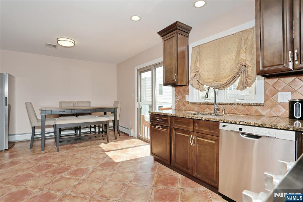 310 6th Street A Property Photo 16