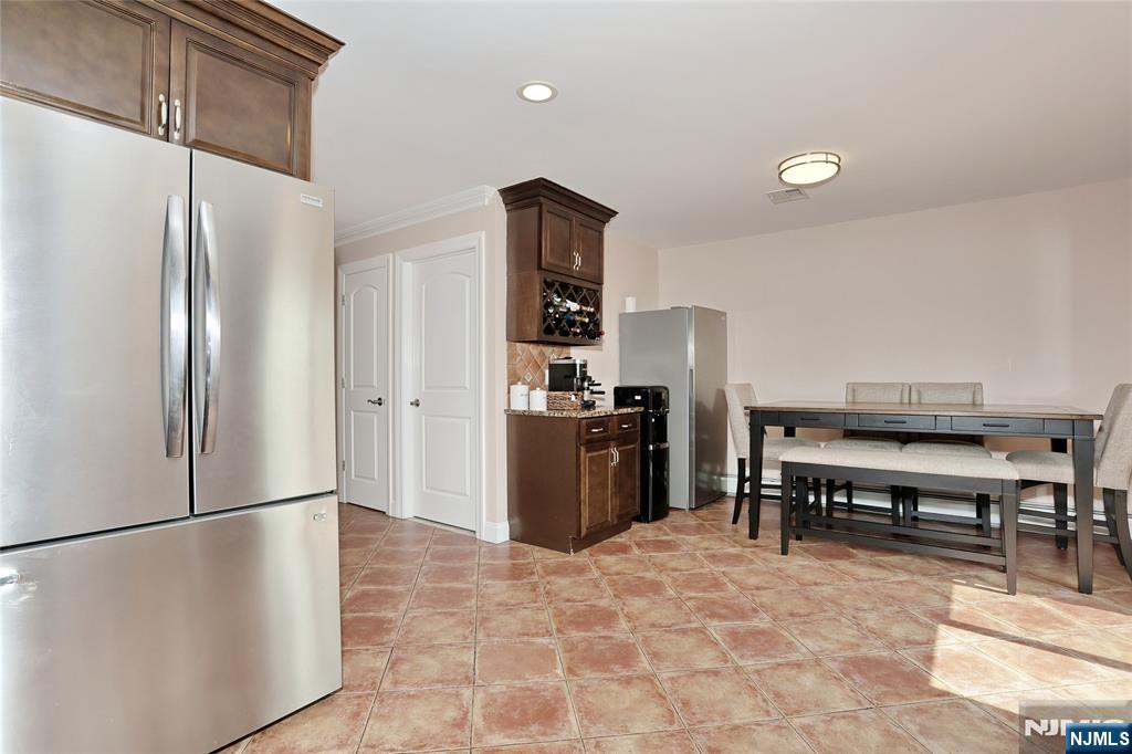310 6th Street A Property Photo 17