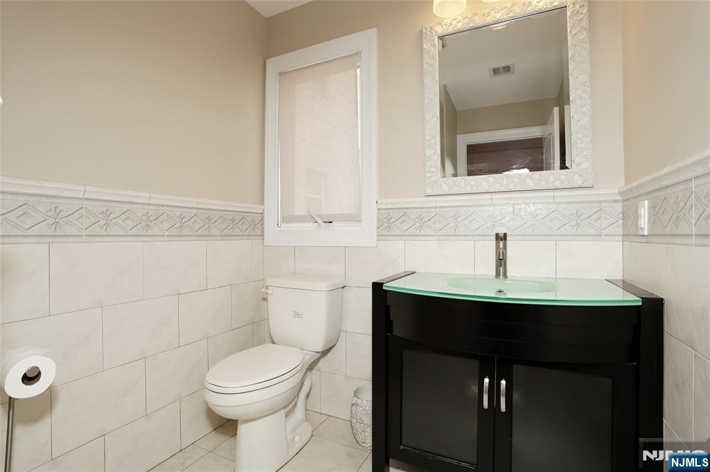 310 6th Street A Property Photo 18