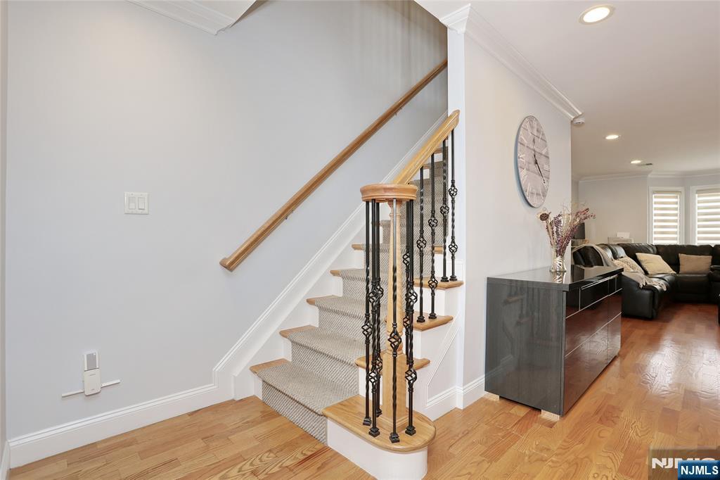 310 6th Street A Property Photo 20