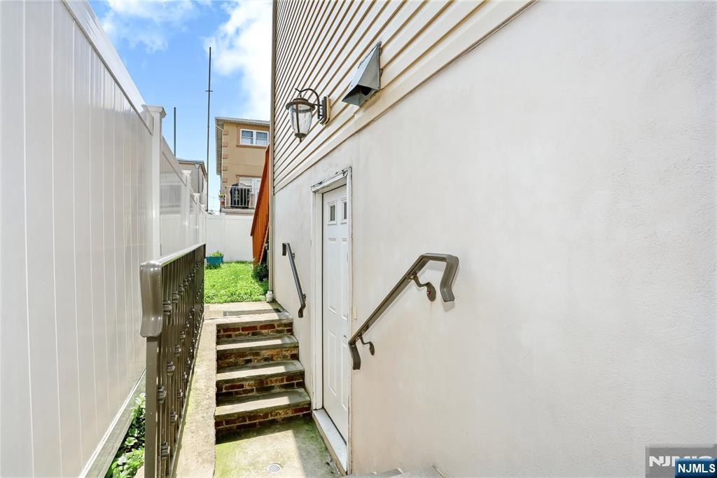 310 6th Street A Property Photo 44