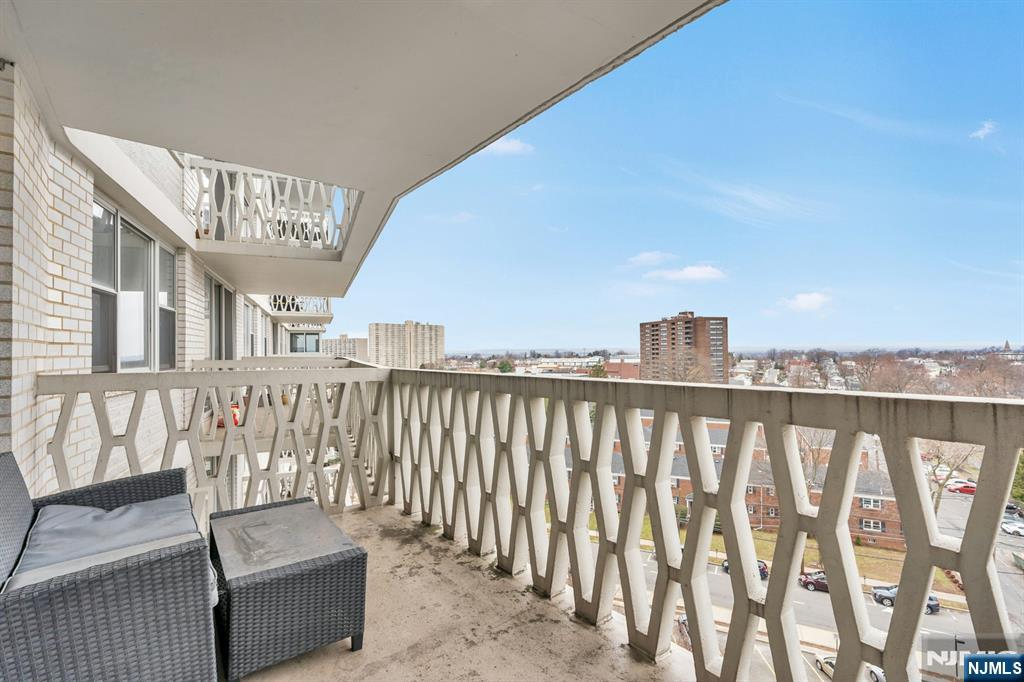 2000 Linwood Avenue 9e Property Photo 11