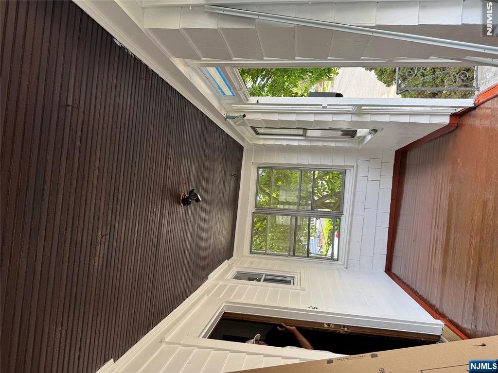 179 Laurel Avenue Property Photo 2