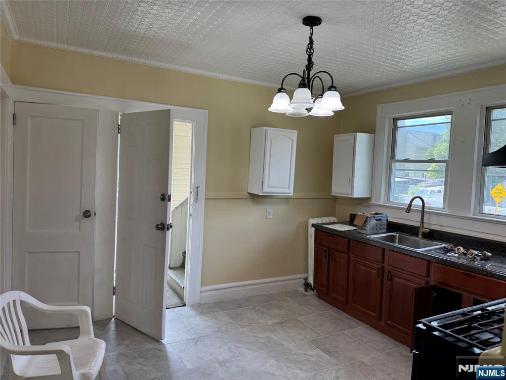 179 Laurel Avenue Property Photo 4