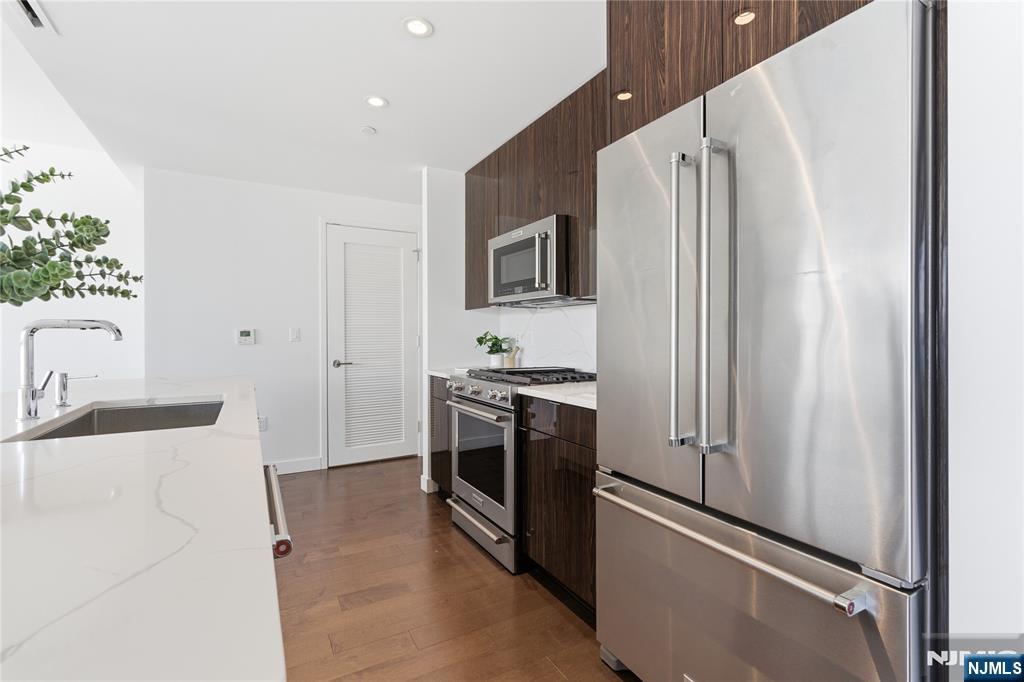 800 Ave At Port Imperial Boulevard 1010 Property Photo 18
