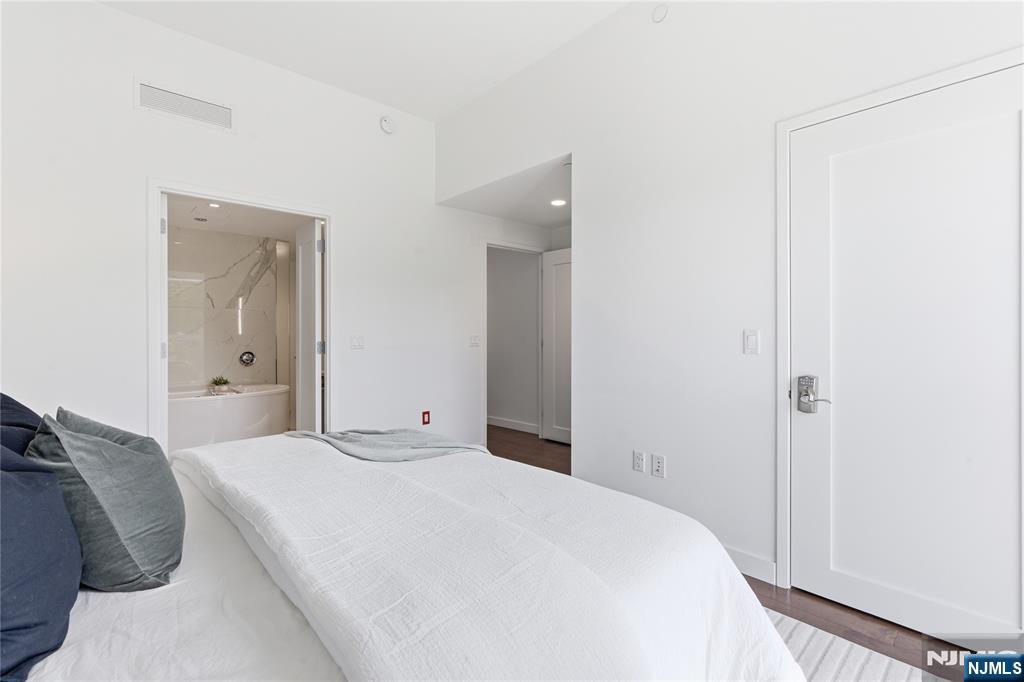 800 Ave At Port Imperial Boulevard 1010 Property Photo 25