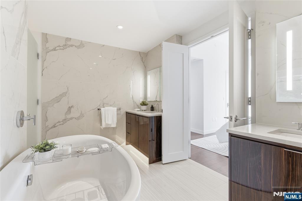 800 Ave At Port Imperial Boulevard 1010 Property Photo 29