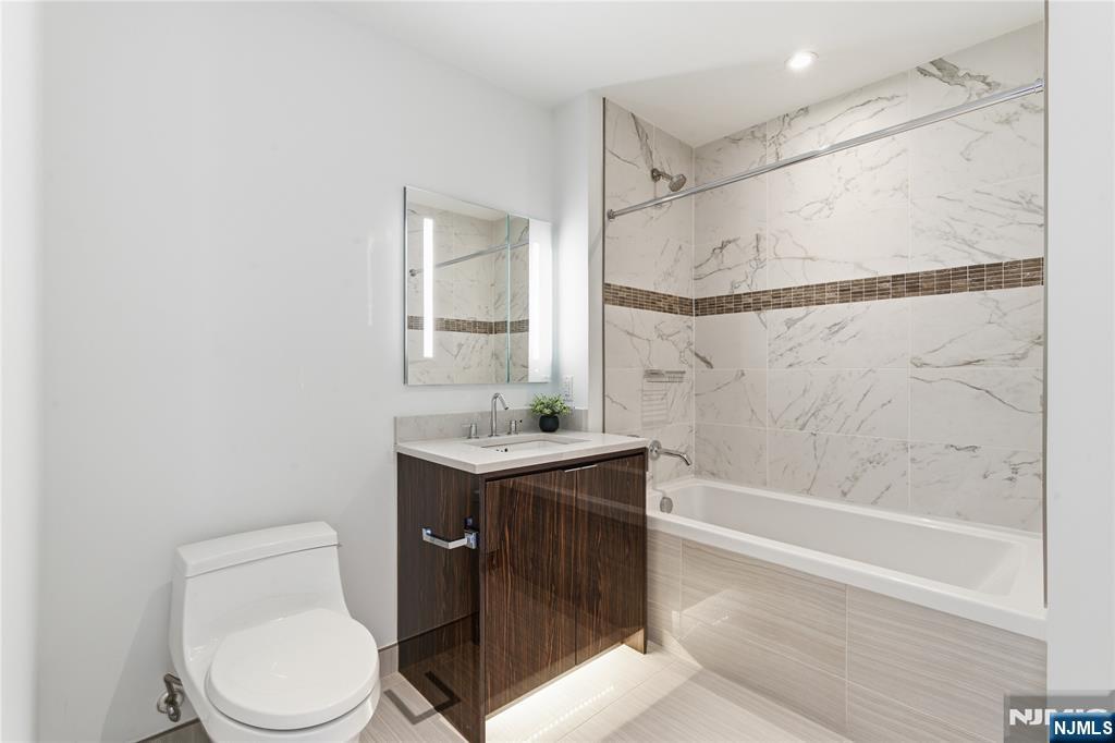 800 Ave At Port Imperial Boulevard 1010 Property Photo 33