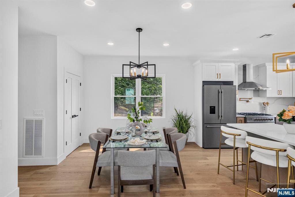 125 Cedarhurst Avenue Property Photo 8