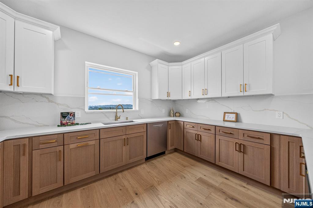 125 Cedarhurst Avenue Property Photo 13