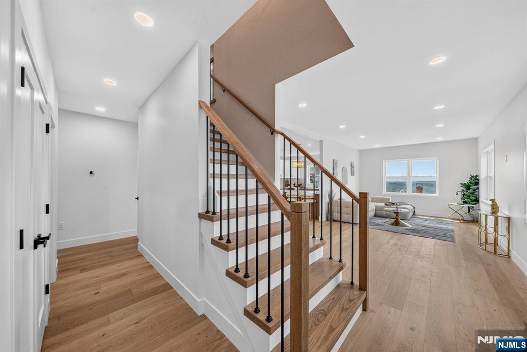 125 Cedarhurst Avenue Property Photo 17
