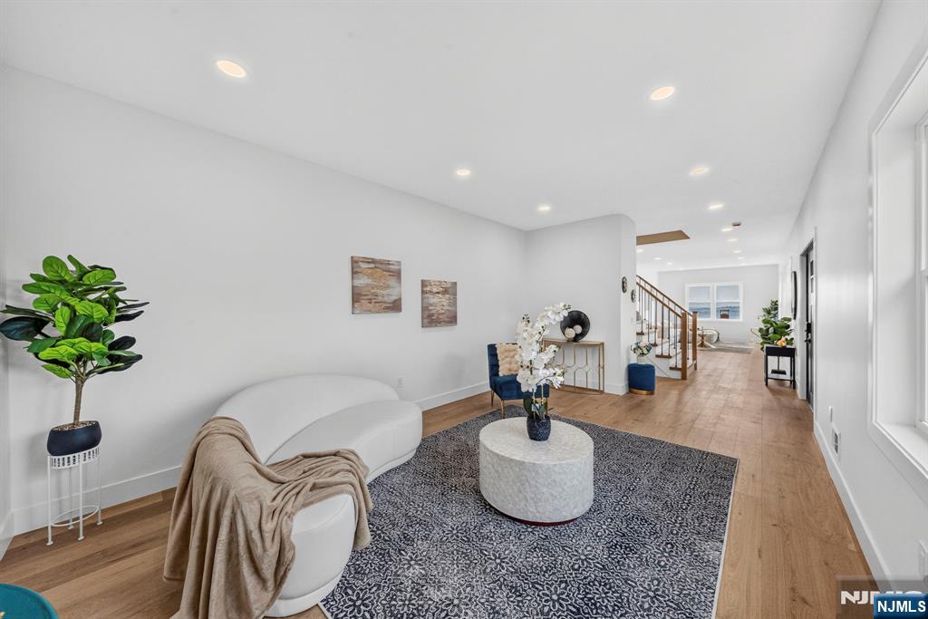 125 Cedarhurst Avenue Property Photo 18
