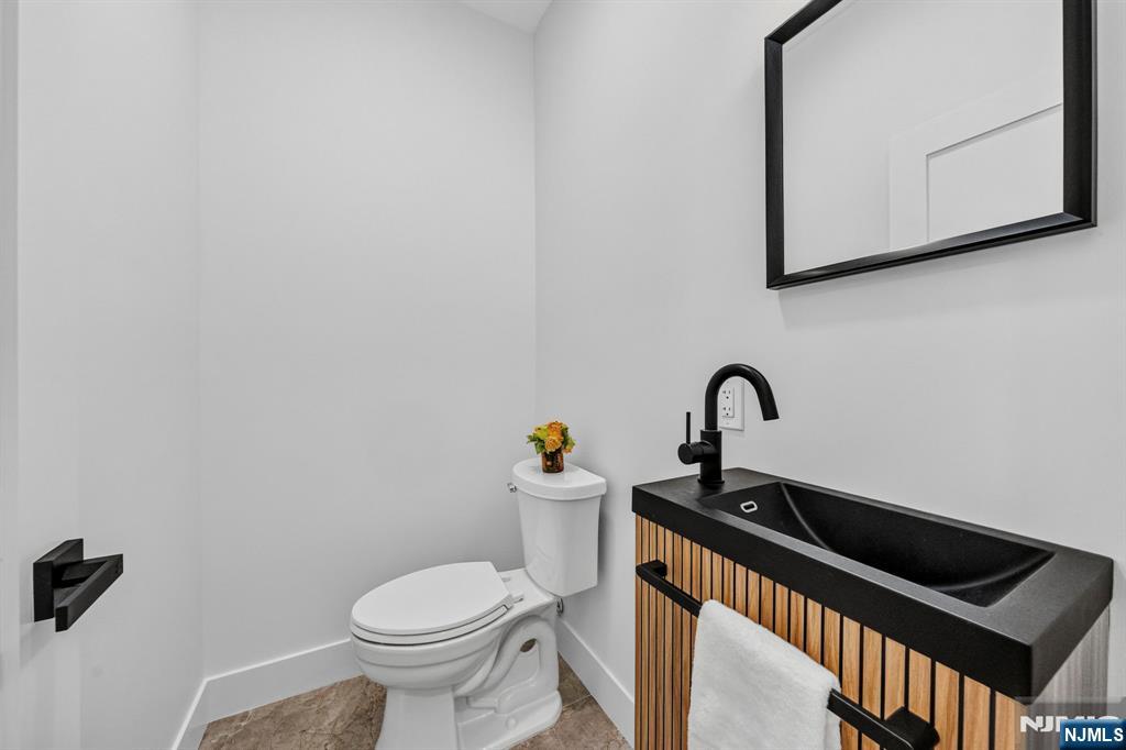 125 Cedarhurst Avenue Property Photo 20