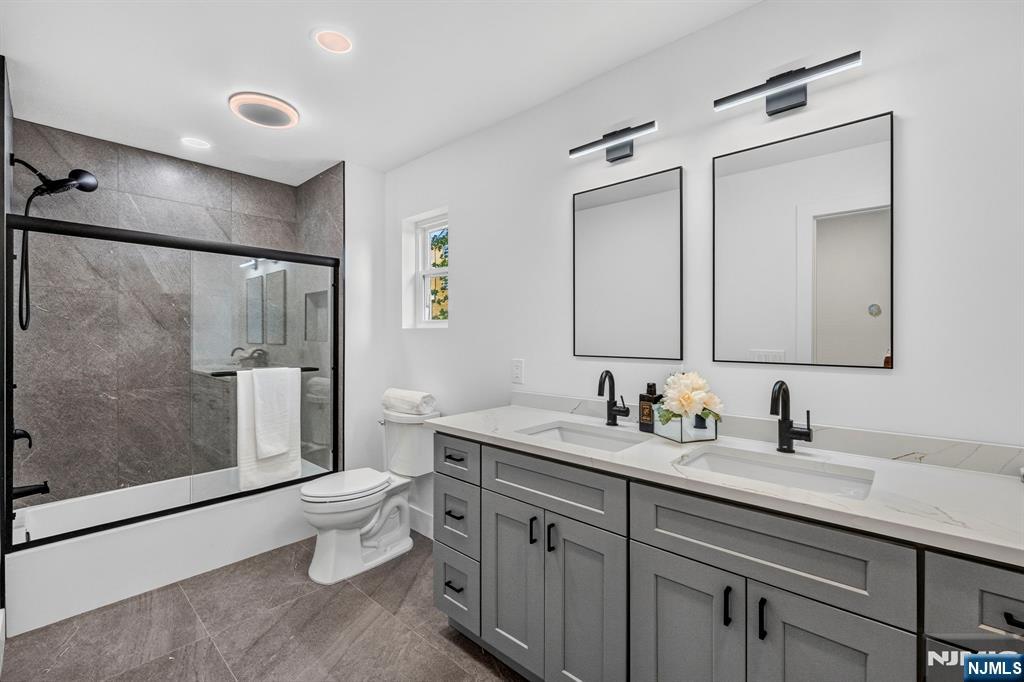 125 Cedarhurst Avenue Property Photo 37