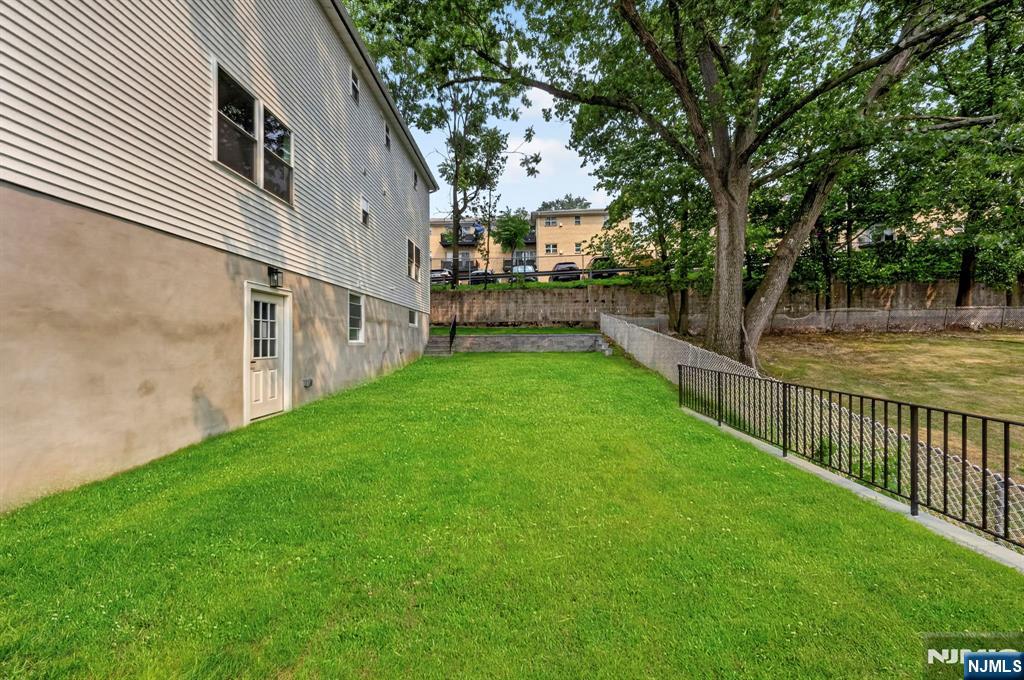 125 Cedarhurst Avenue Property Photo 41