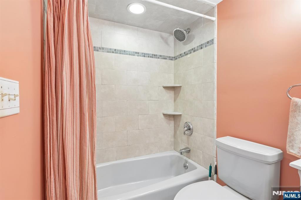 1032-1034 Kipling Road Property Photo 21